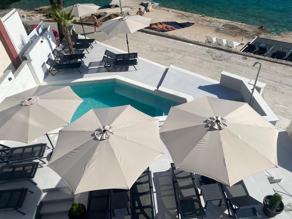 White Pearl Apartments - New Grebaštica エクステリア 写真