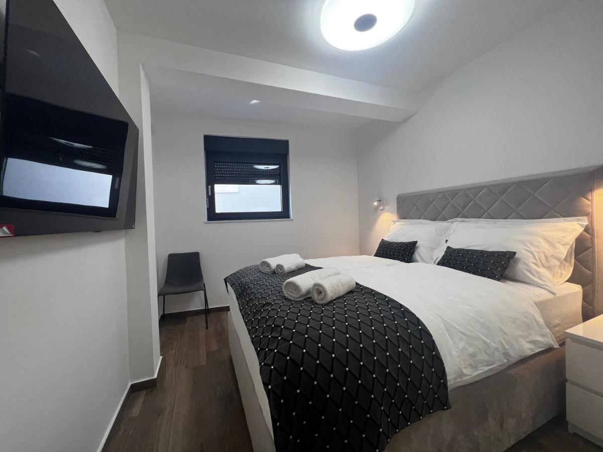 White Pearl Apartments - New Grebaštica エクステリア 写真