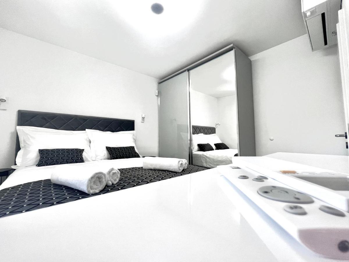White Pearl Apartments - New Grebaštica エクステリア 写真