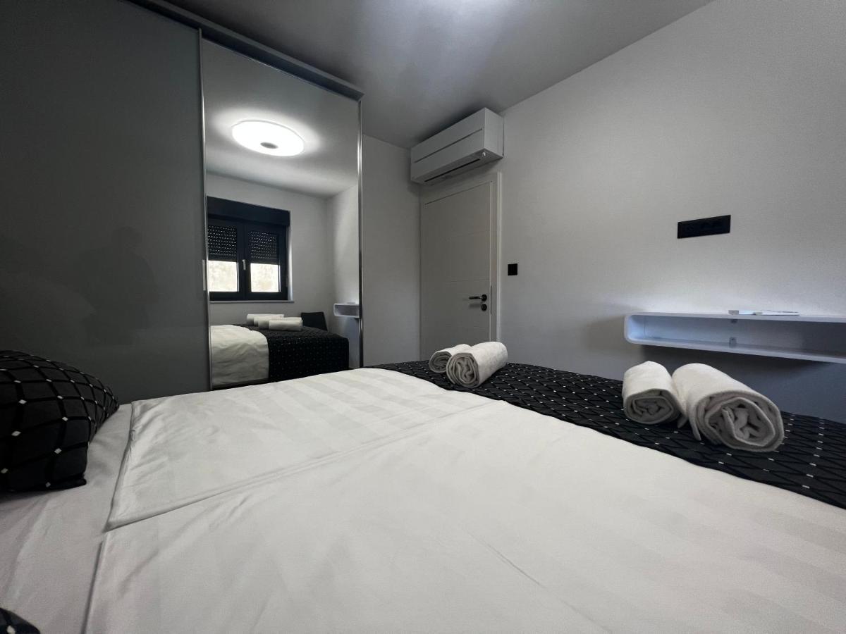 White Pearl Apartments - New Grebaštica エクステリア 写真