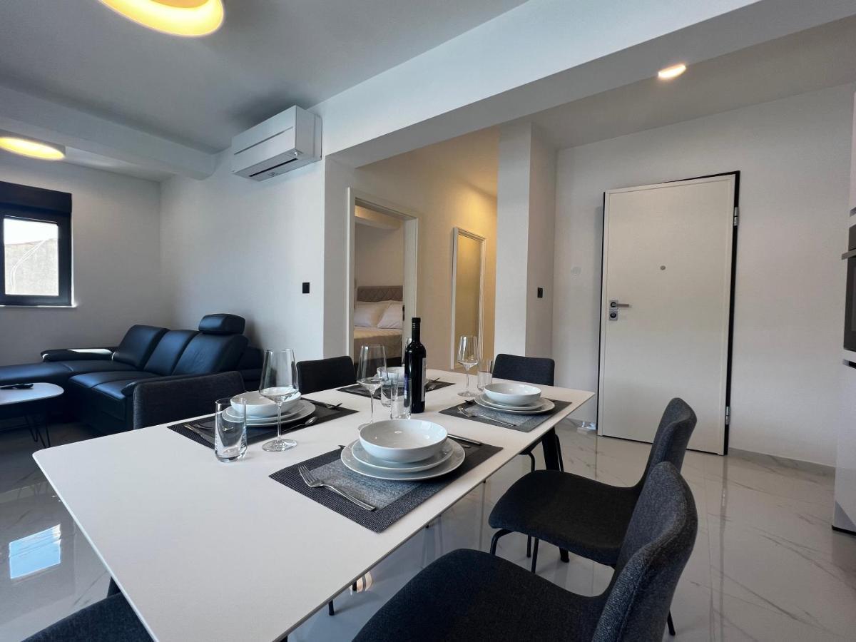 White Pearl Apartments - New Grebaštica エクステリア 写真