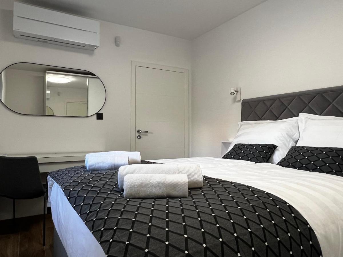 White Pearl Apartments - New Grebaštica エクステリア 写真