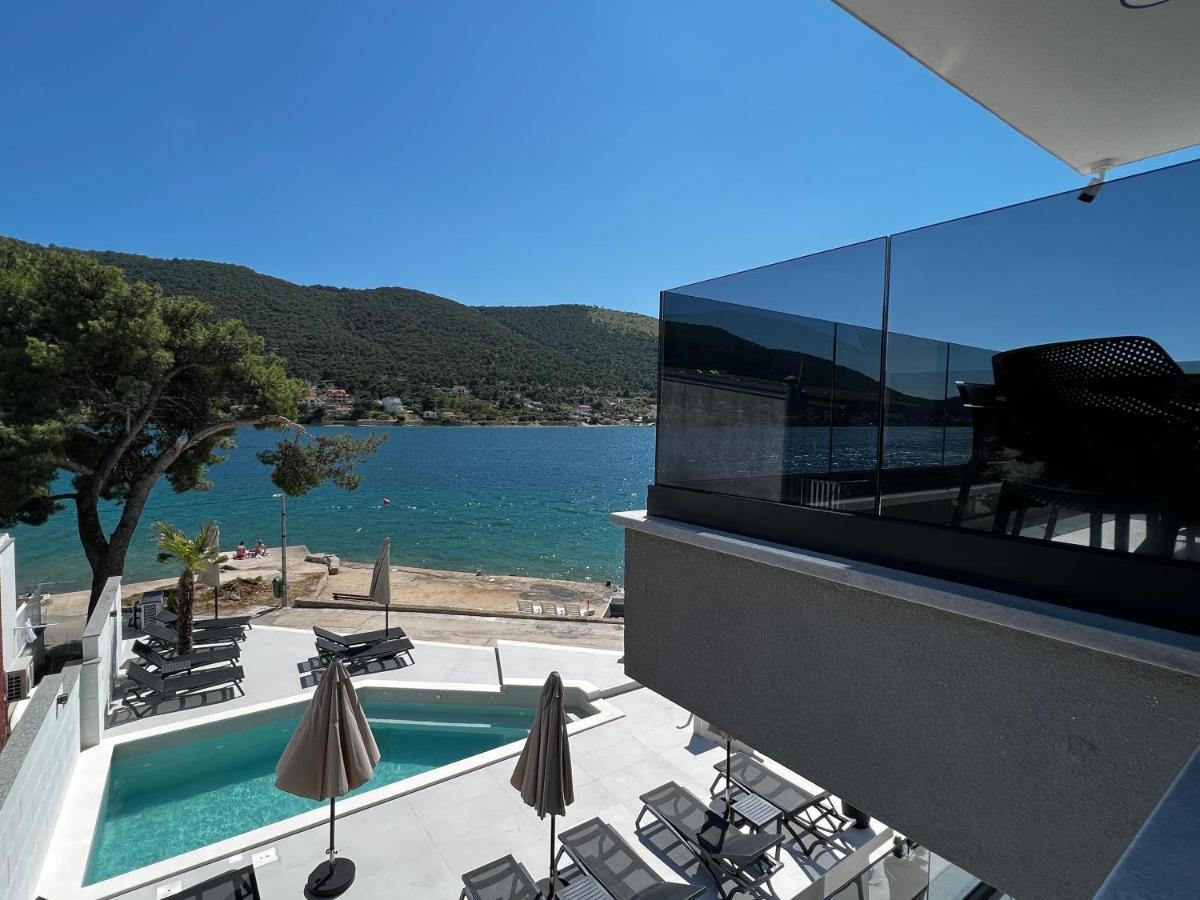White Pearl Apartments - New Grebaštica エクステリア 写真