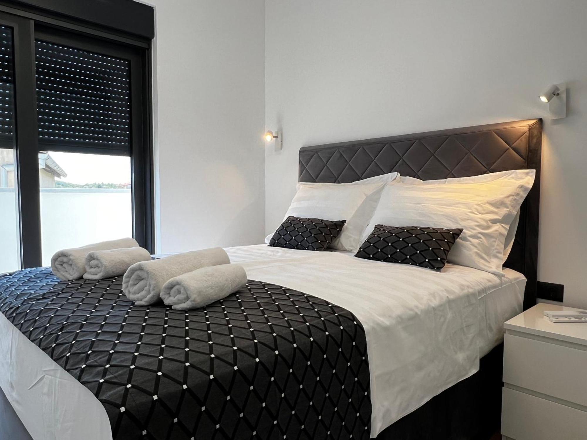 White Pearl Apartments - New Grebaštica エクステリア 写真